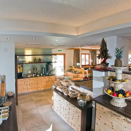 Hotel Lukas 3*